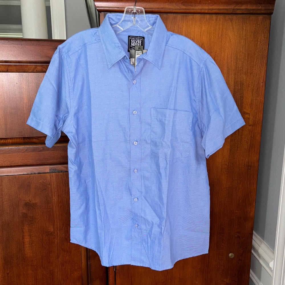 NWT Silver Needle Short Sleeve Button Down Shirt